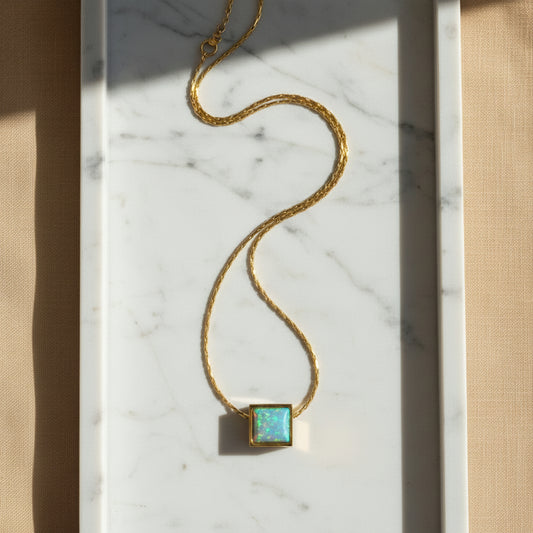 The Isla Pendant